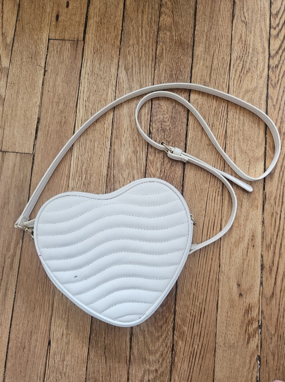 White Heart Crossbody Bag Forever 21